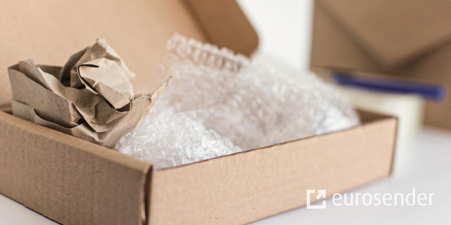 Packing Paper vs Bubble Wrap for Shipping I Which is Better? - Eurosender  Blog