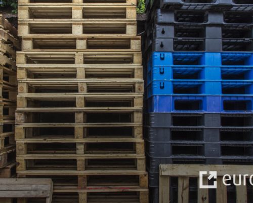 plastic pallets vs wooden pallets